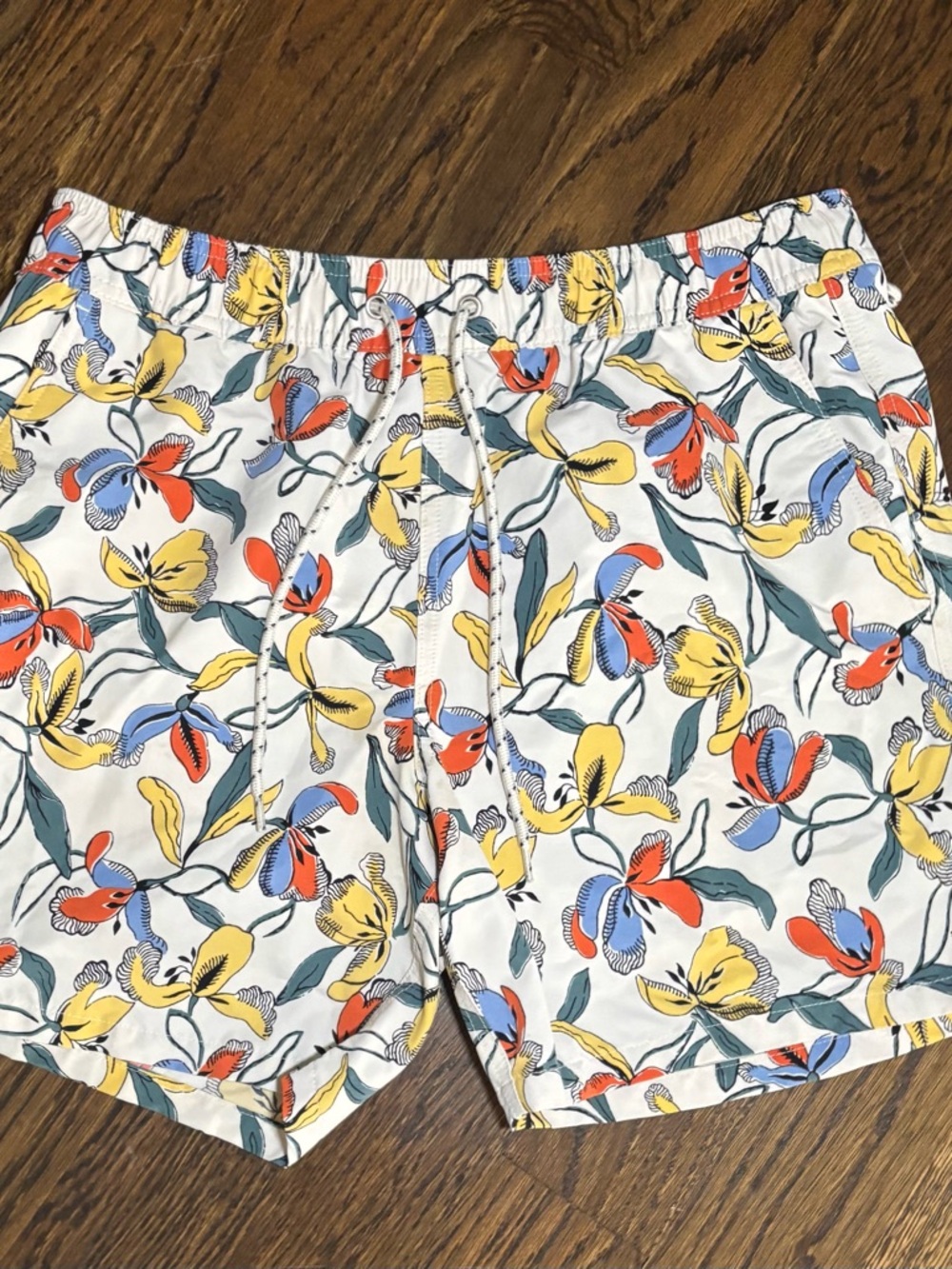 J.Crew Men's Floral Swim Shorts M White Yellow Red Blue Green Tropical